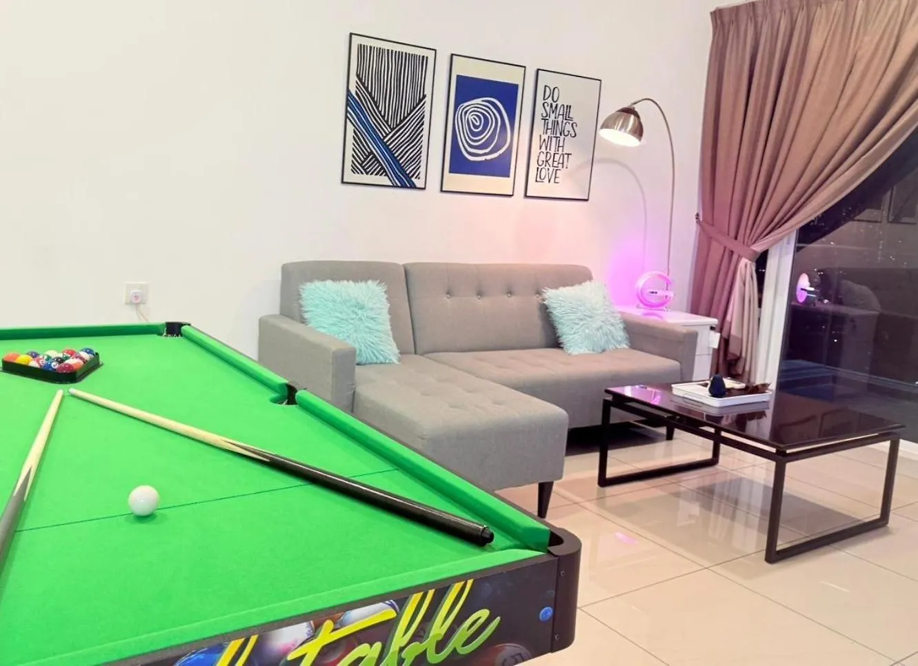 Apartmán Ciq 3Mins 7Pax 3&1Bdrm Wifi-Pool Table-Retro Game-Smarttv Johor Bahru Malajsie